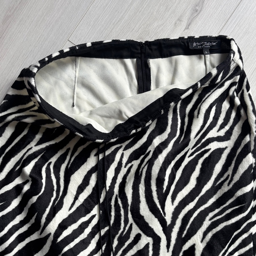 Vintage Betsey Johnson Fuzzy Zebra Midi Skirt - Picture 3 of 3